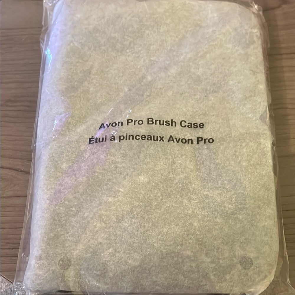 Avon Pro Brush Organizer in Cream